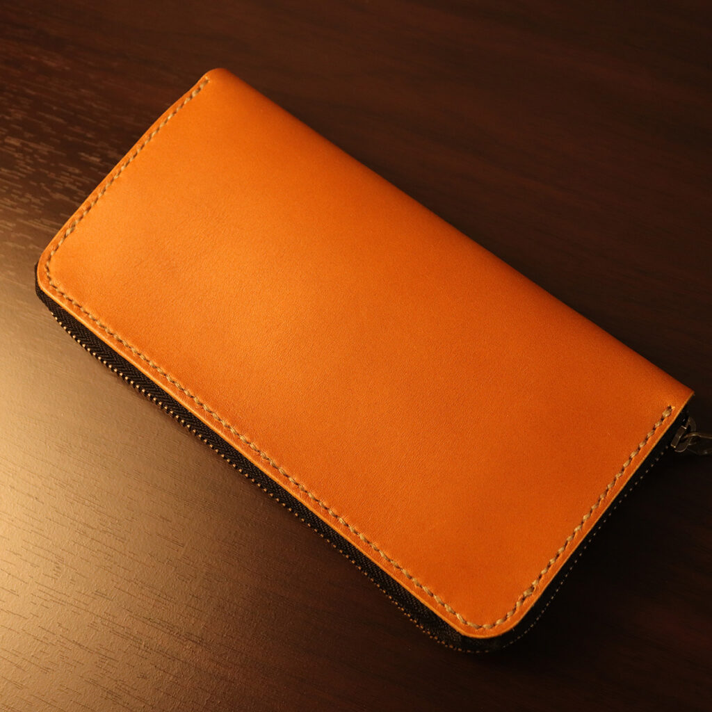 Timeless Simple Zip Wallet - Handmade Leather Goods by Pineside