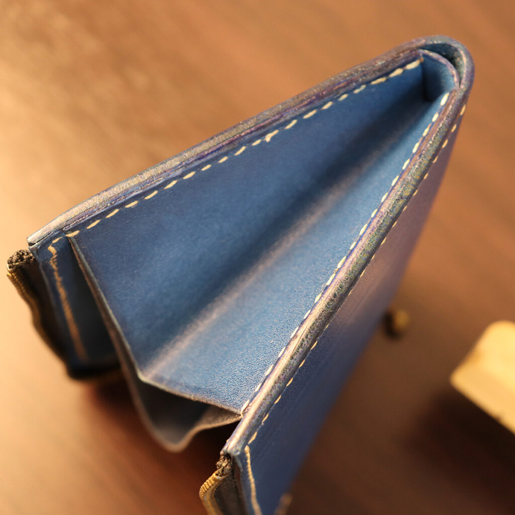 Gusseted Card L-Zip Wallet - ネイビー