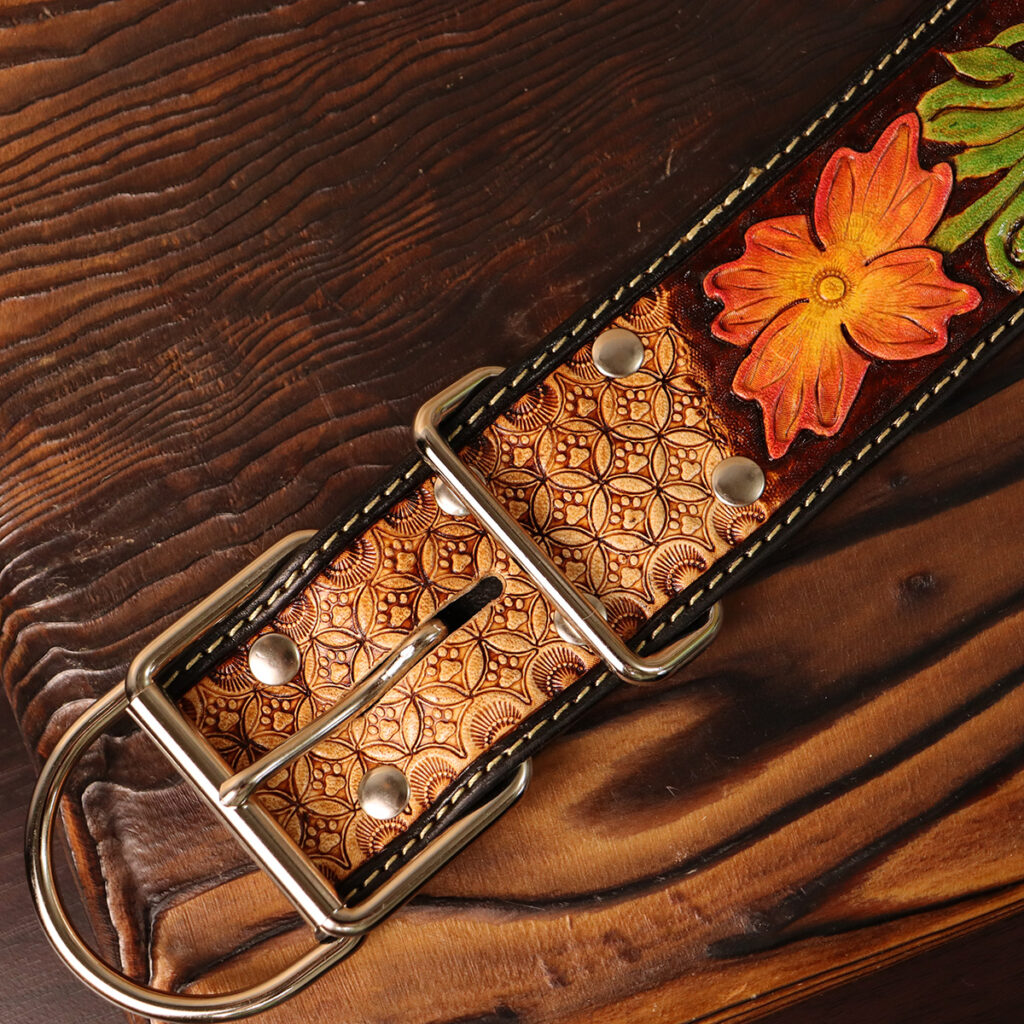 Tooled Wide Leather Collar | Carved Floral Design|ツールド ワイド レザーカラー|カービング フローラル デザイン|45cm|アンティーク色