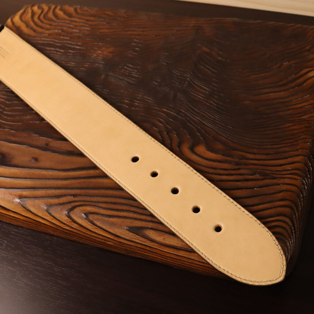 Tooled Wide Leather Collar | Carved Lettering Design (DO NOT PET)｜ツールド ワイド レザーカラー｜カービング文字デザイン｜42cm｜アンティーク色